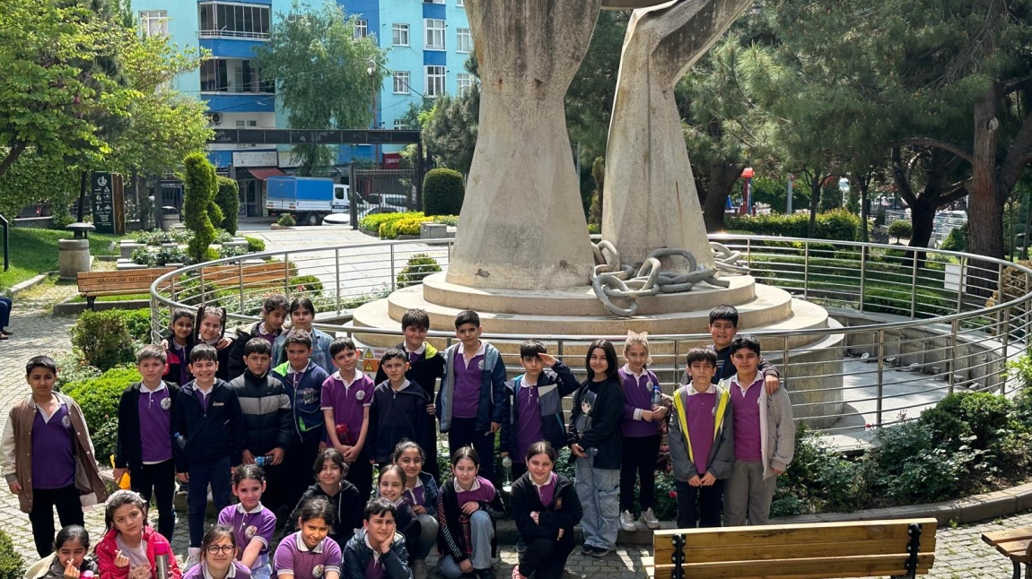 Öğrencilerimiz  Bağcılar Çanakkale Zaferi Müzesi Gezisinde
